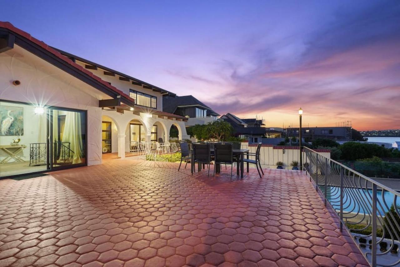 Magnificent Beachfront Mansion - Pool - Fireplace Auckland Eksteriør billede
