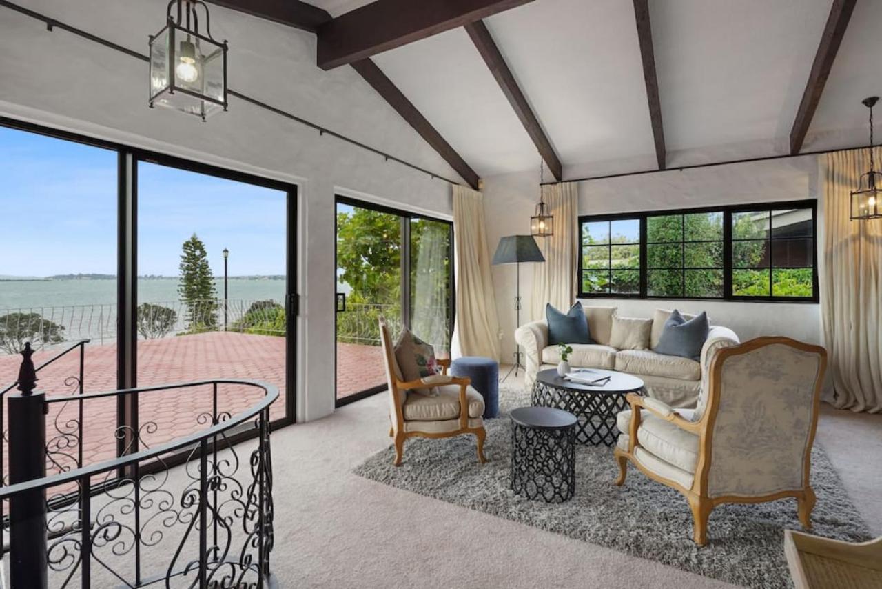 Magnificent Beachfront Mansion - Pool - Fireplace Auckland Eksteriør billede