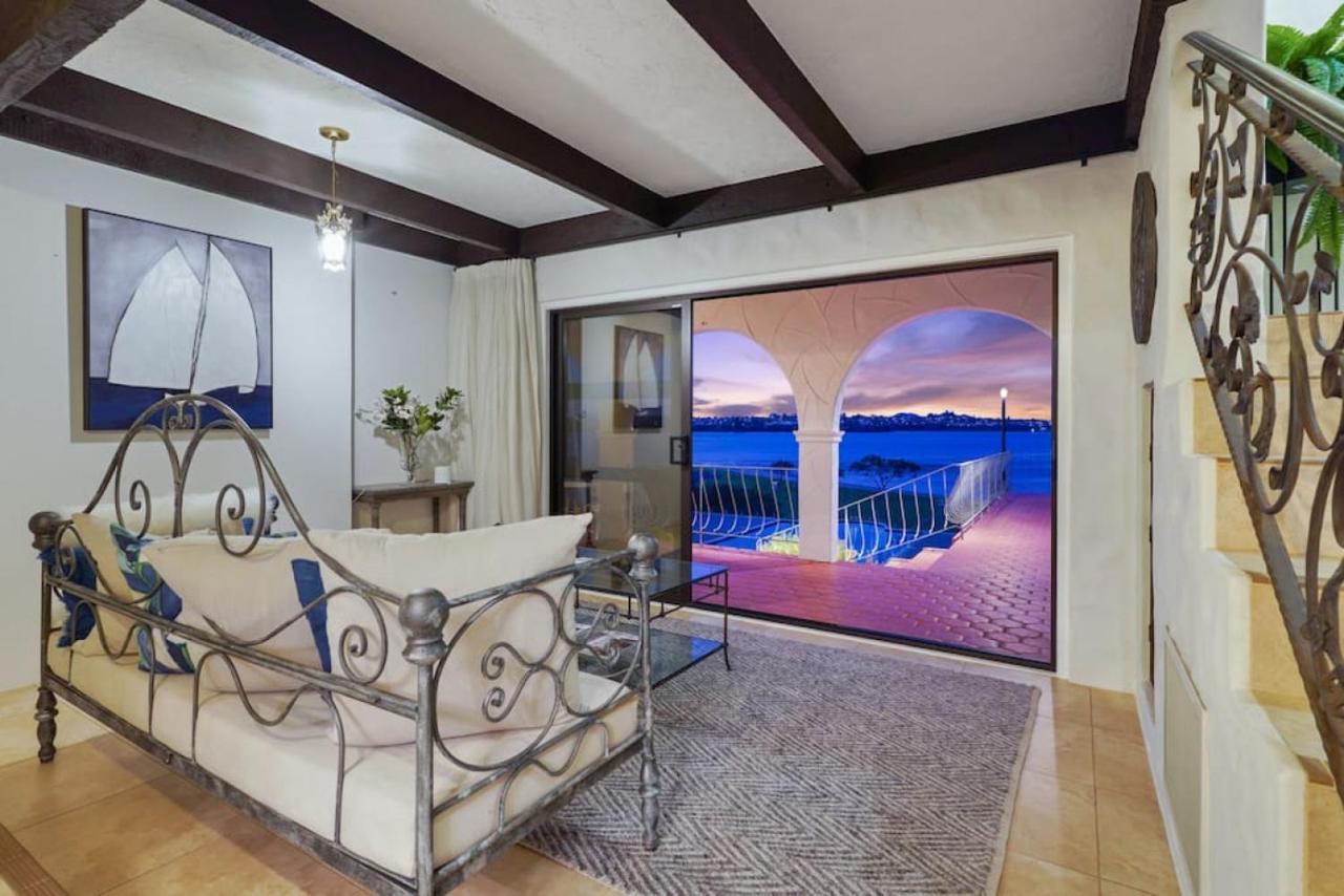 Magnificent Beachfront Mansion - Pool - Fireplace Auckland Eksteriør billede
