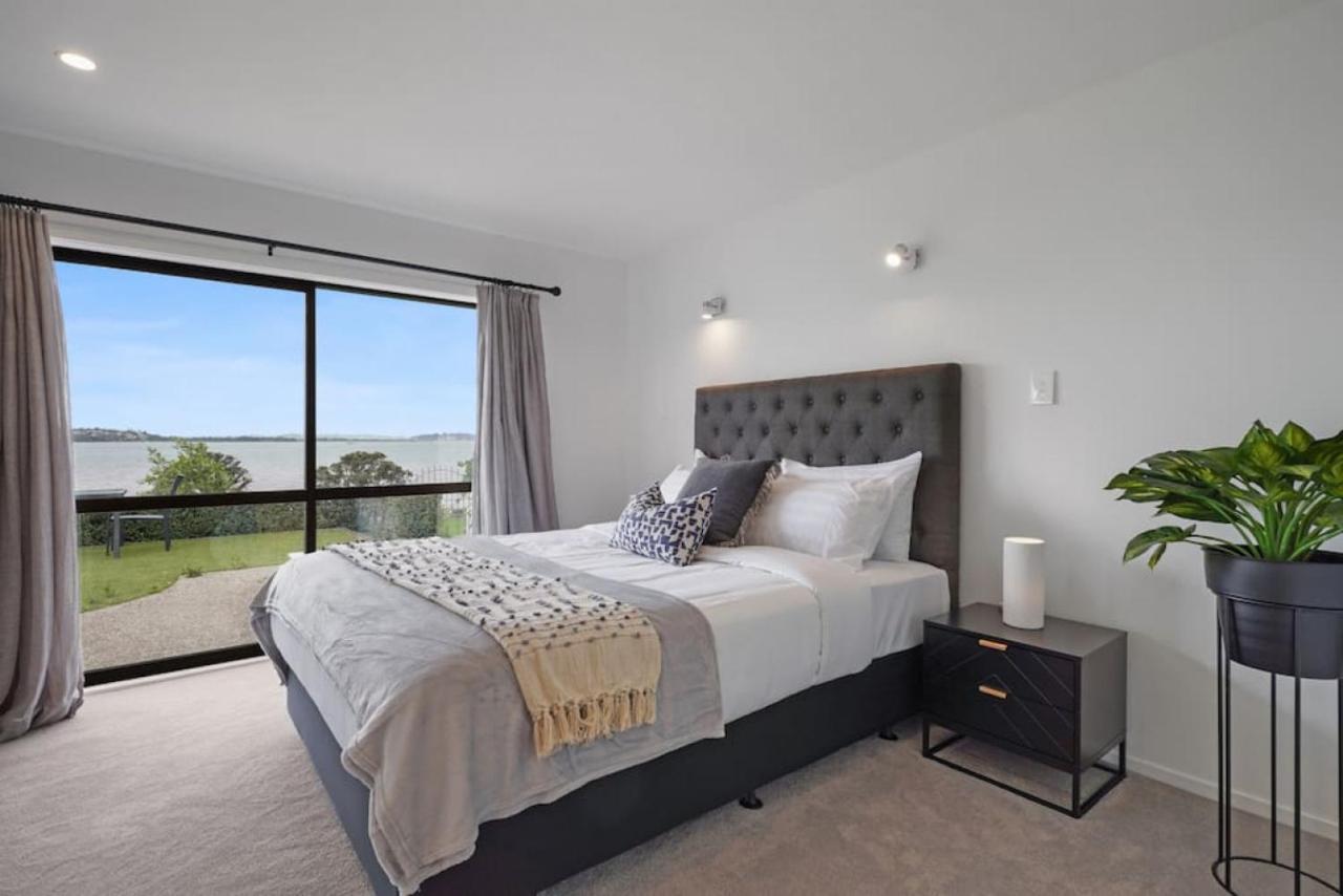 Magnificent Beachfront Mansion - Pool - Fireplace Auckland Eksteriør billede