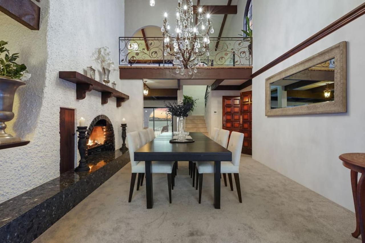 Magnificent Beachfront Mansion - Pool - Fireplace Auckland Eksteriør billede
