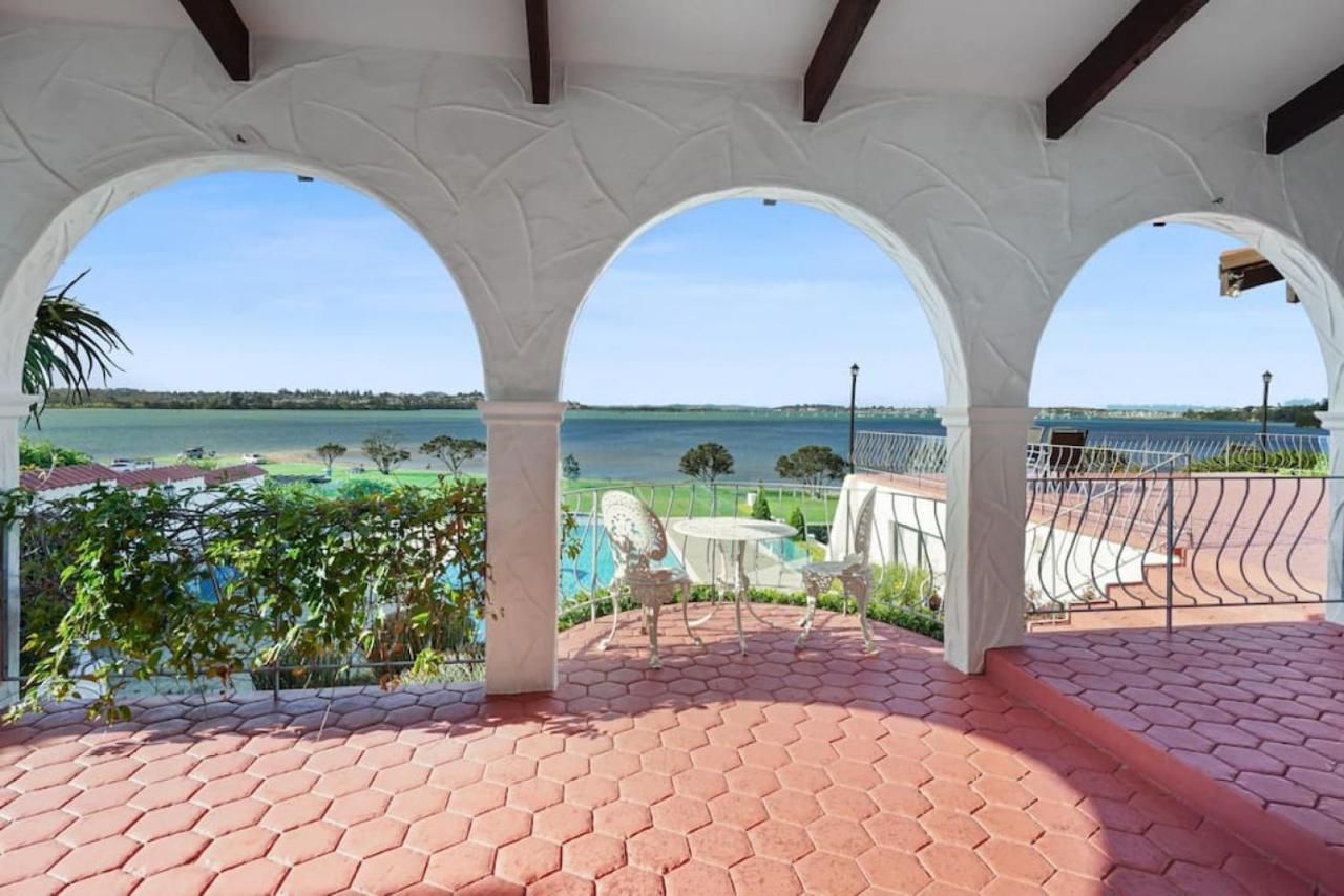 Magnificent Beachfront Mansion - Pool - Fireplace Auckland Eksteriør billede