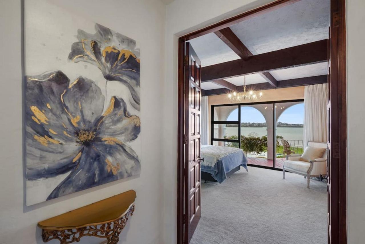Magnificent Beachfront Mansion - Pool - Fireplace Auckland Eksteriør billede