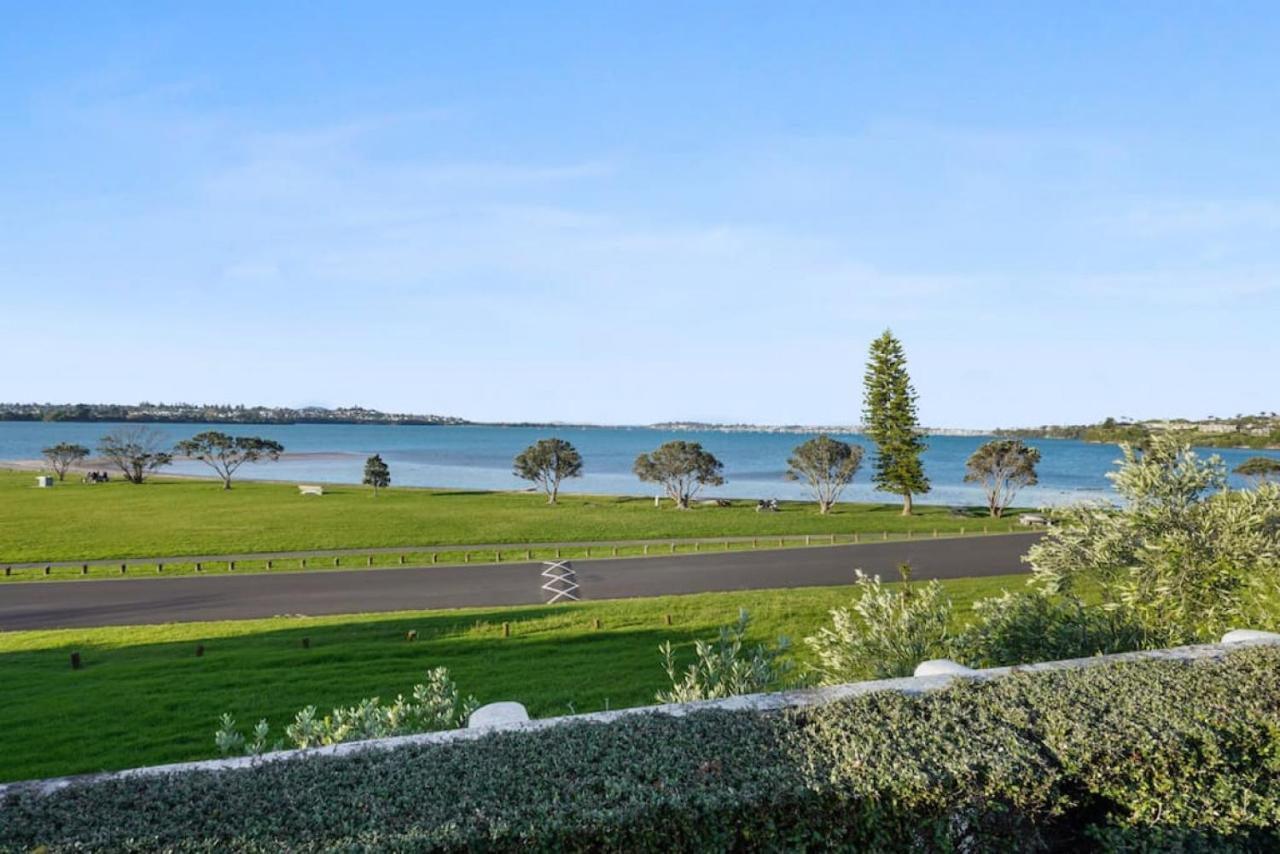 Magnificent Beachfront Mansion - Pool - Fireplace Auckland Eksteriør billede